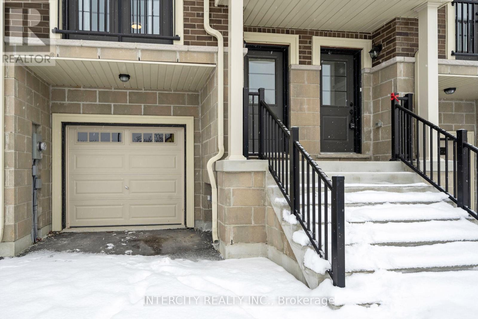 67 Marret Lane, Clarington, Ontario L1B 1J2 - Photo 2 - E12584626