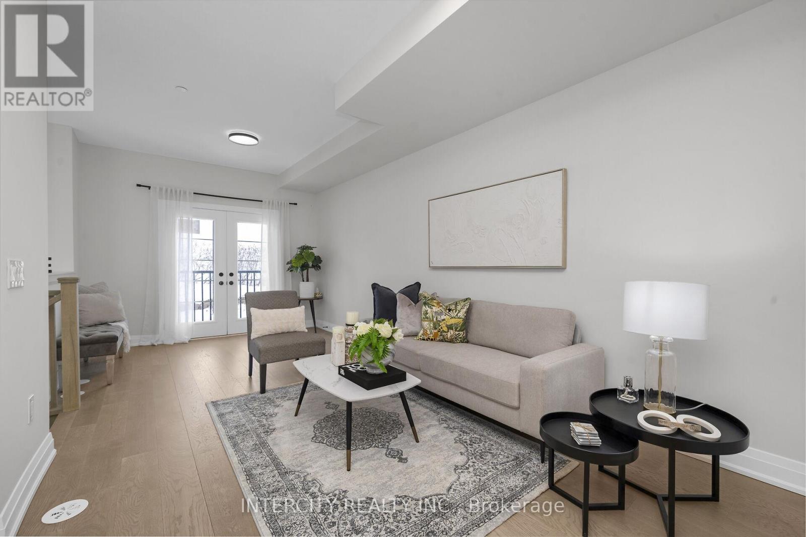 67 Marret Lane, Clarington, Ontario L1B 1J2 - Photo 3 - E12584626