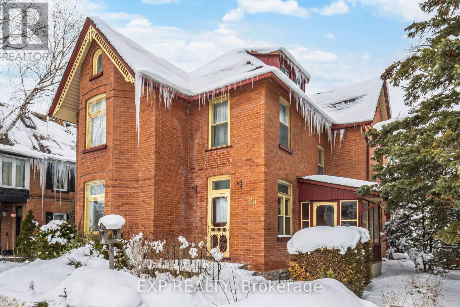 28 QUEEN STREET, Innisfil, Ontario