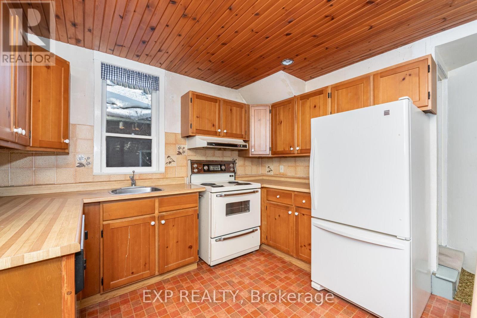 28 Queen Street, Innisfil, Ontario  L0L 1L0 - Photo 15 - N12636076