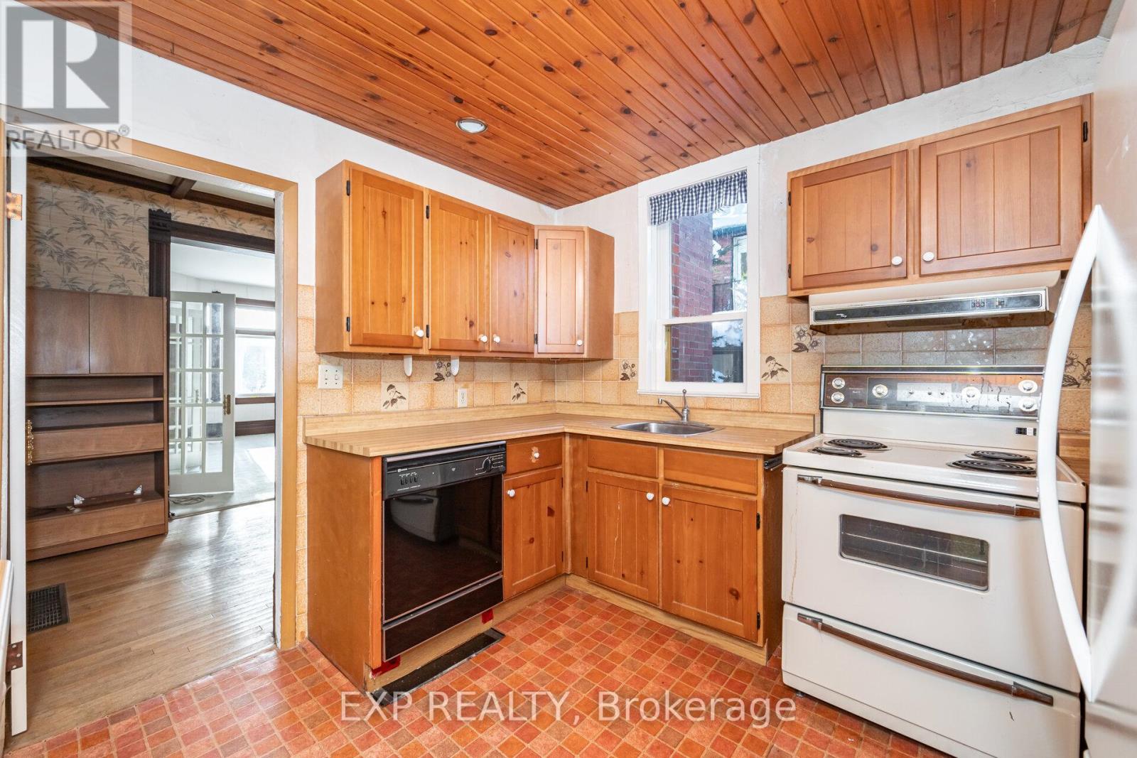 28 Queen Street, Innisfil, Ontario  L0L 1L0 - Photo 16 - N12636076