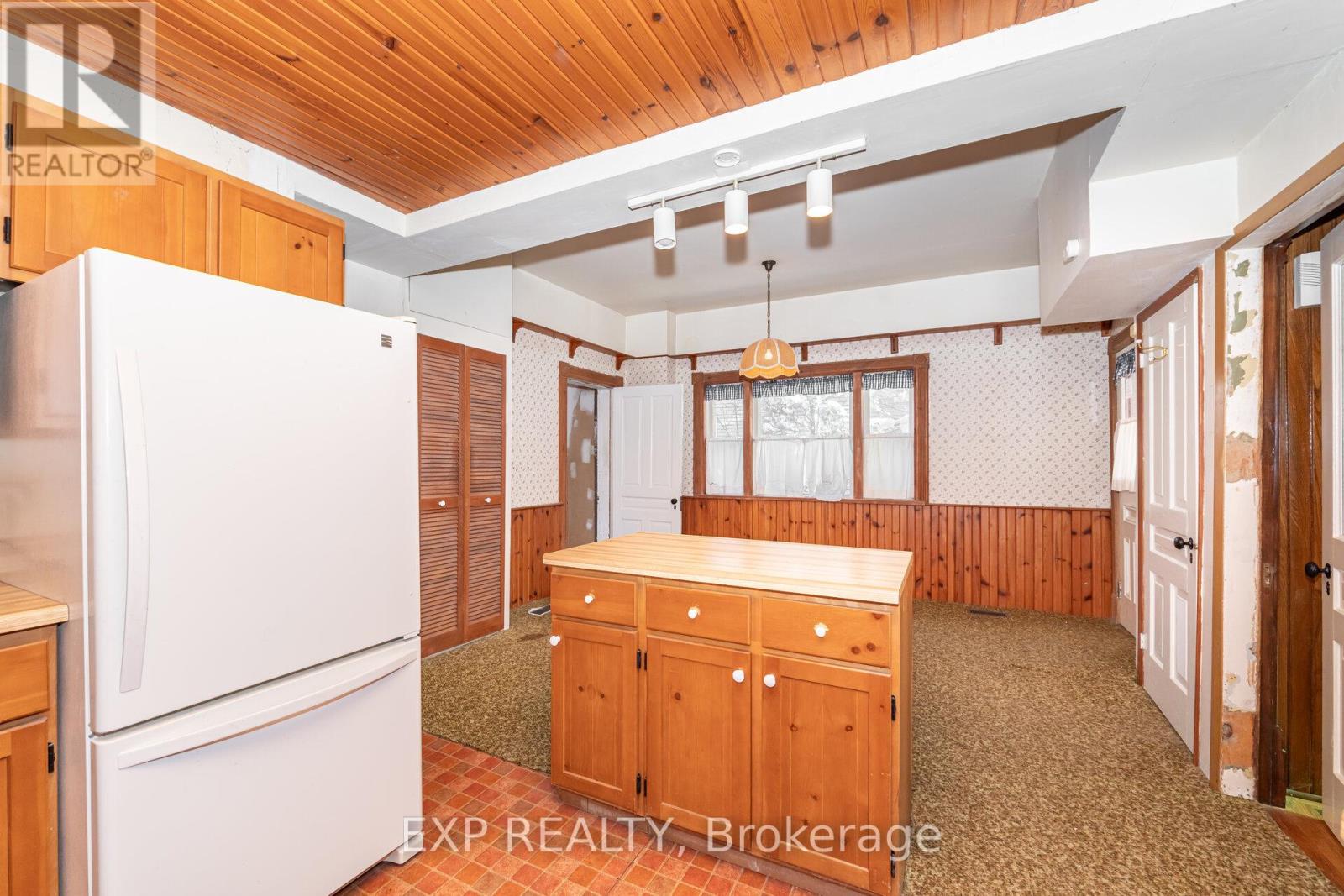 28 Queen Street, Innisfil, Ontario  L0L 1L0 - Photo 17 - N12636076