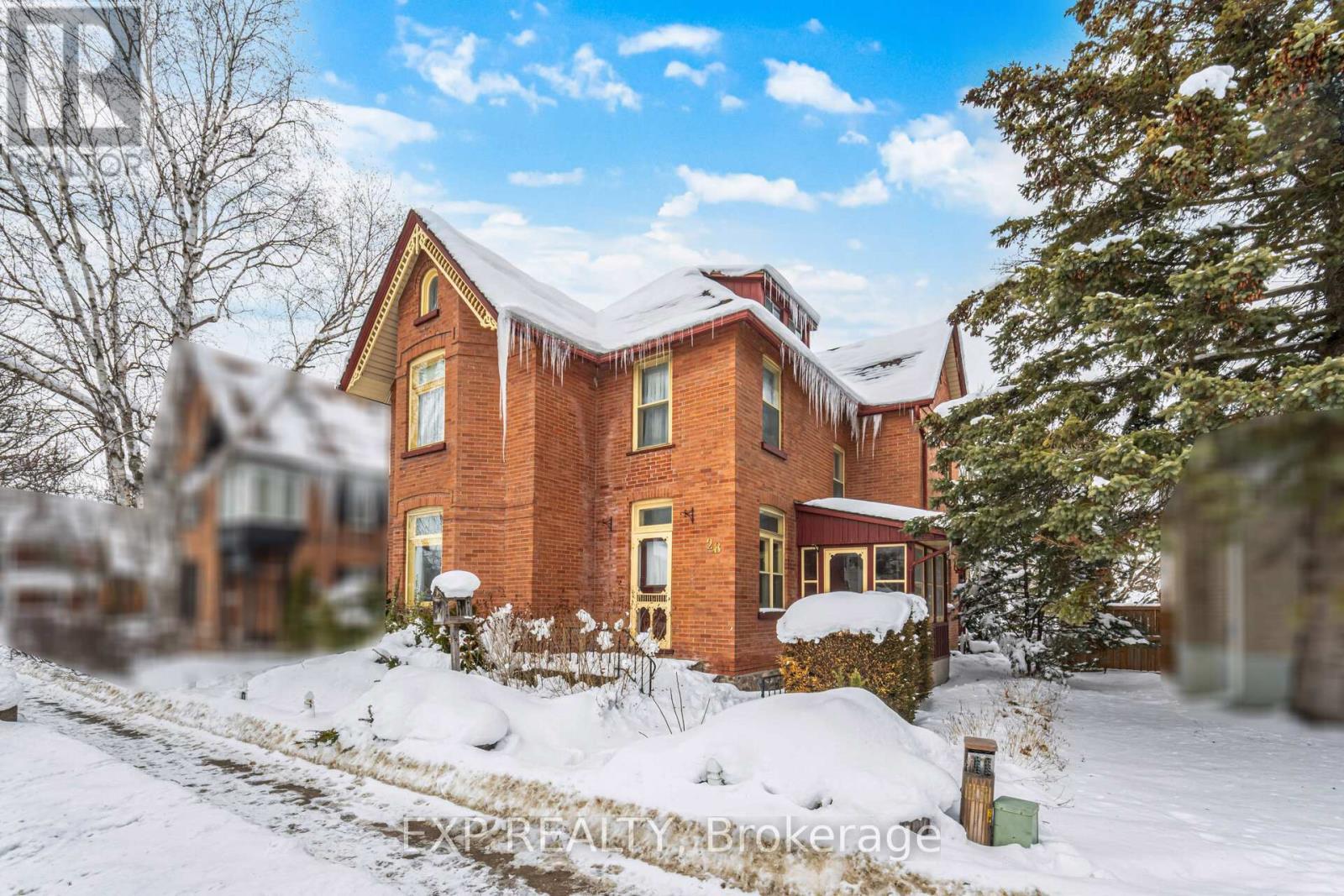 28 Queen Street, Innisfil, Ontario  L0L 1L0 - Photo 2 - N12636076