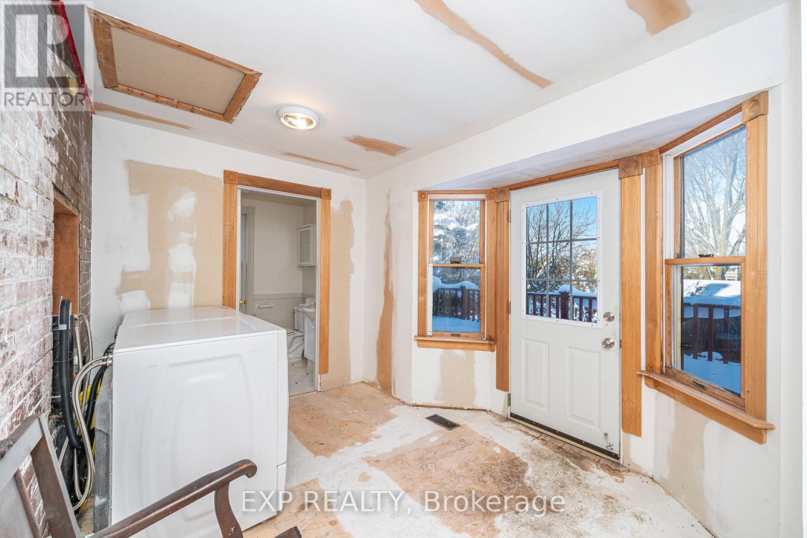 28 Queen Street, Innisfil, Ontario  L0L 1L0 - Photo 20 - N12636076