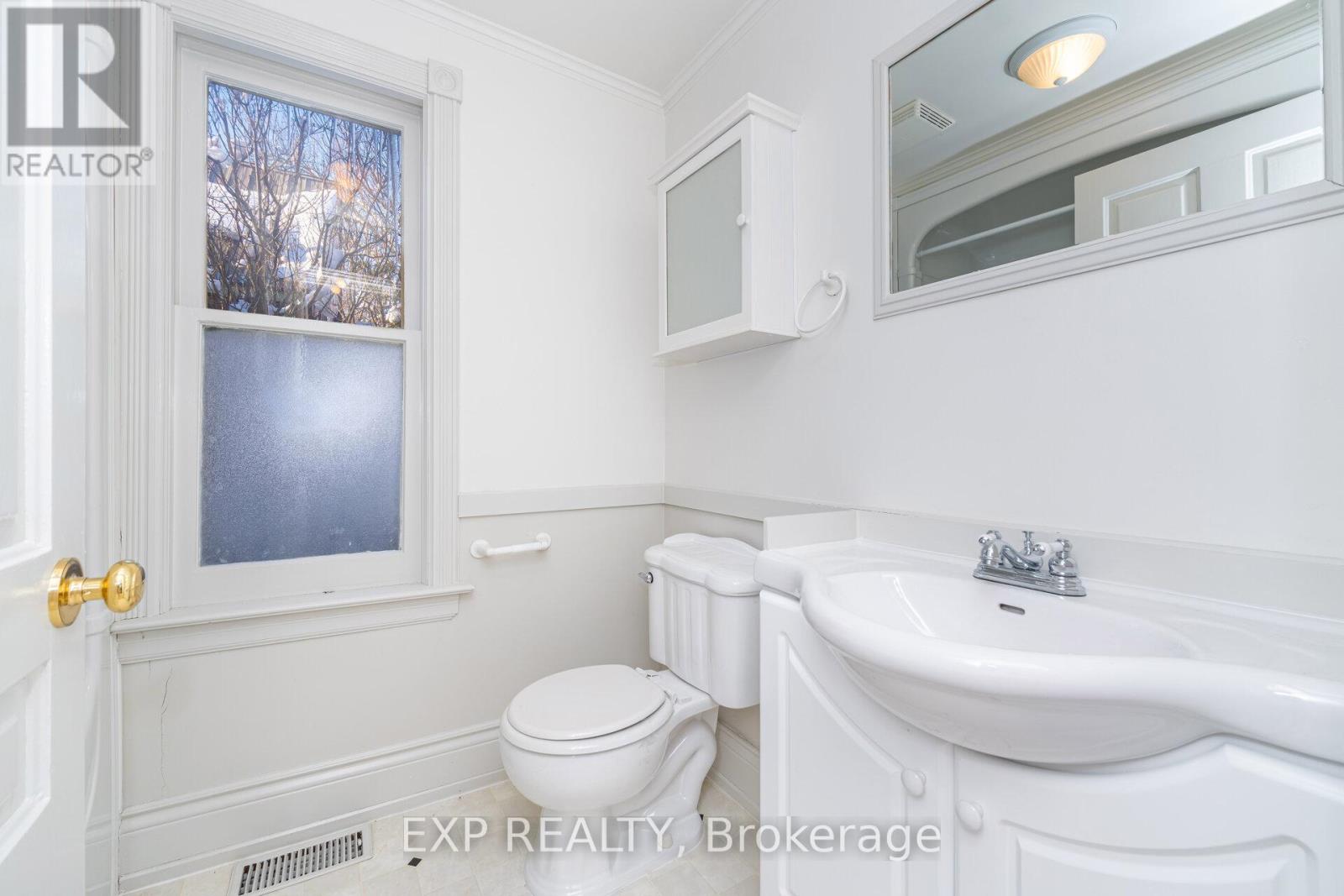 28 Queen Street, Innisfil, Ontario  L0L 1L0 - Photo 22 - N12636076