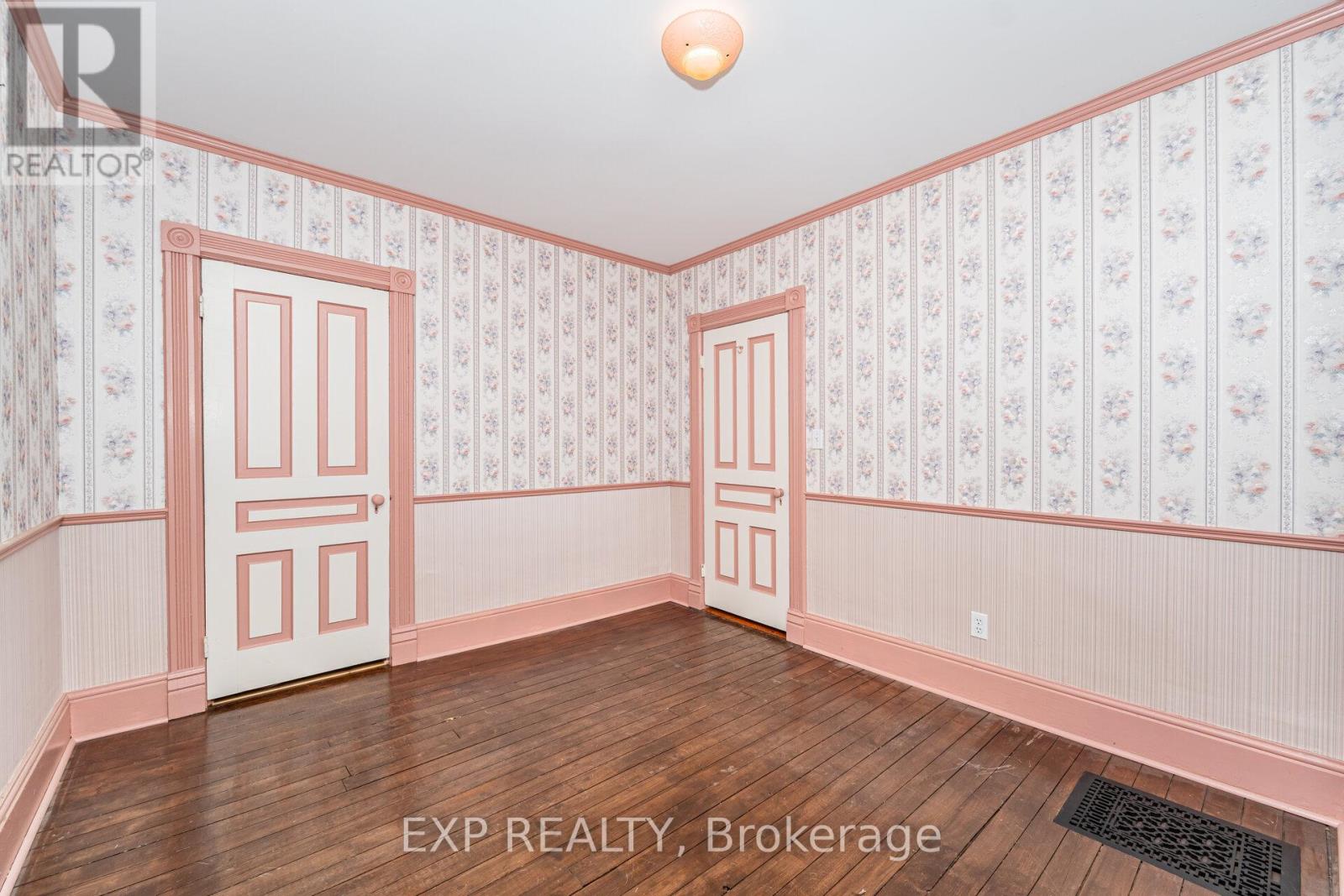 28 Queen Street, Innisfil, Ontario  L0L 1L0 - Photo 34 - N12636076