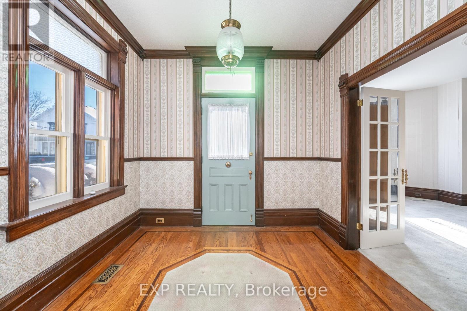 28 Queen Street, Innisfil, Ontario  L0L 1L0 - Photo 8 - N12636076