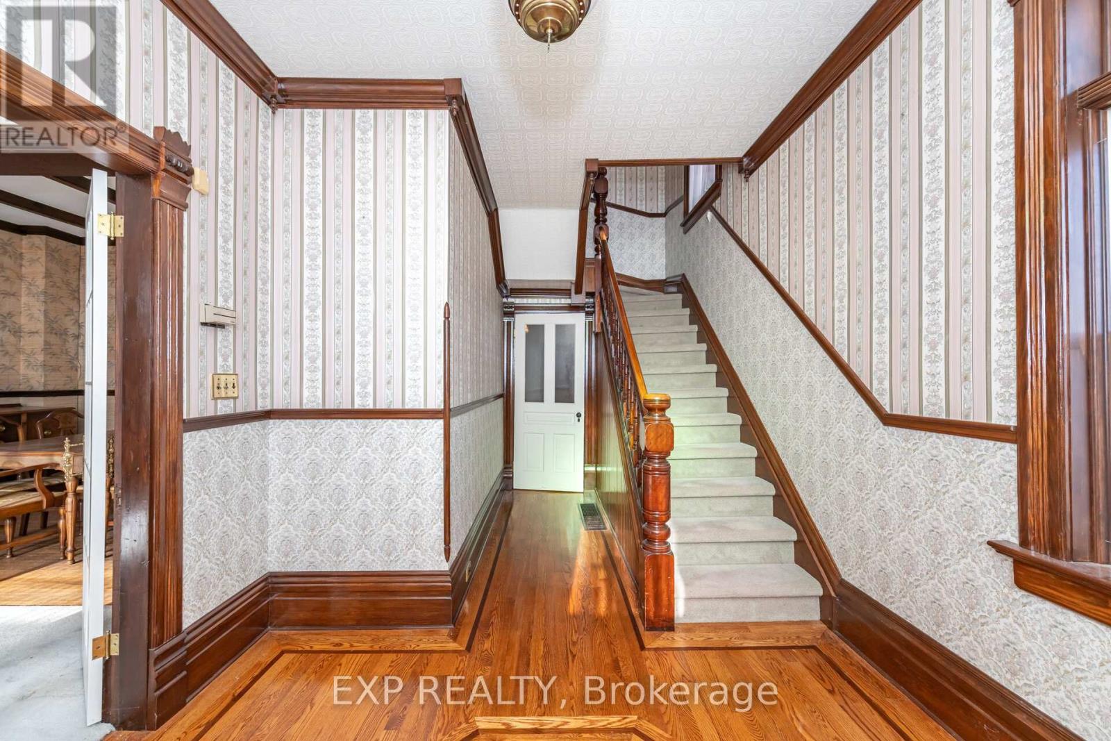 28 Queen Street, Innisfil, Ontario  L0L 1L0 - Photo 9 - N12636076