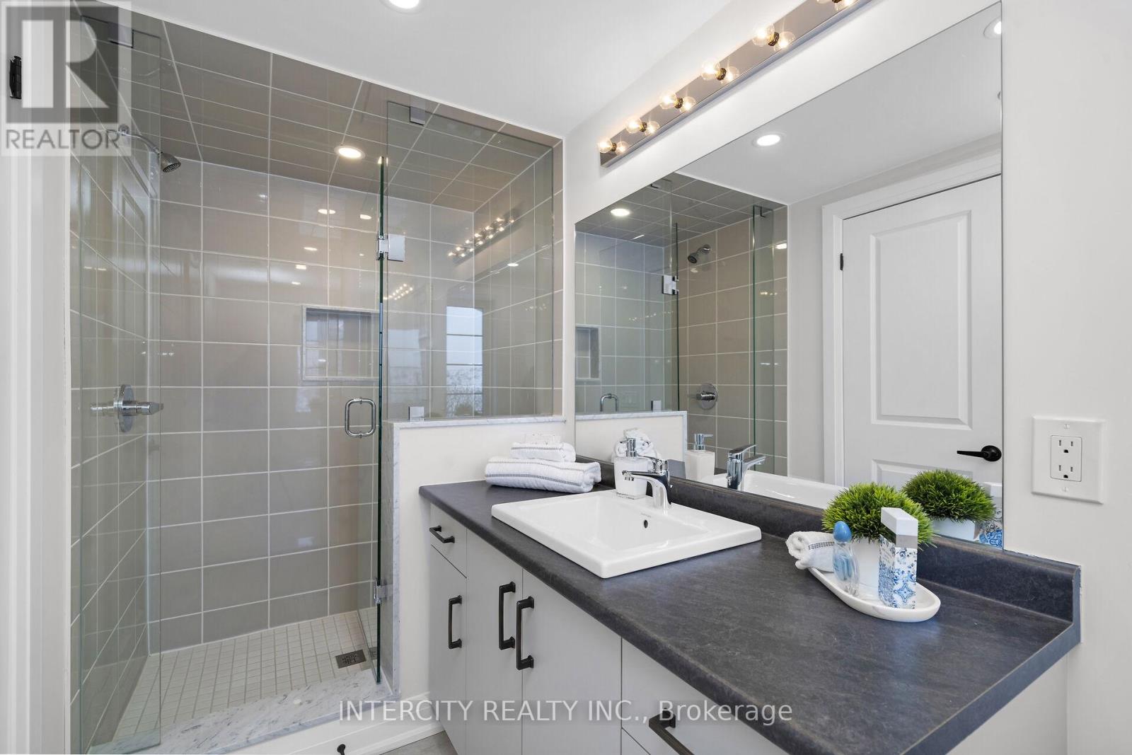 Unit 17 - 67 Marret Lane, Clarington, Ontario  L1B 1J2 - Photo 19 - E12584626