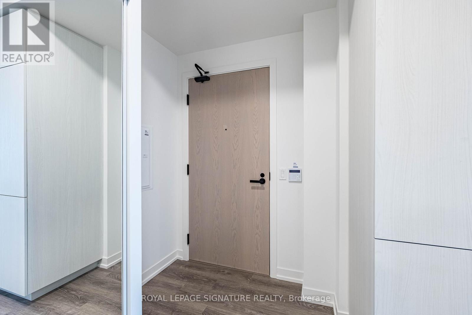 3007 - 8 Interchange Way, Vaughan (Vaughan Corporate Centre), Ontario  L4K 5Z7 - Photo 10 - N12636190