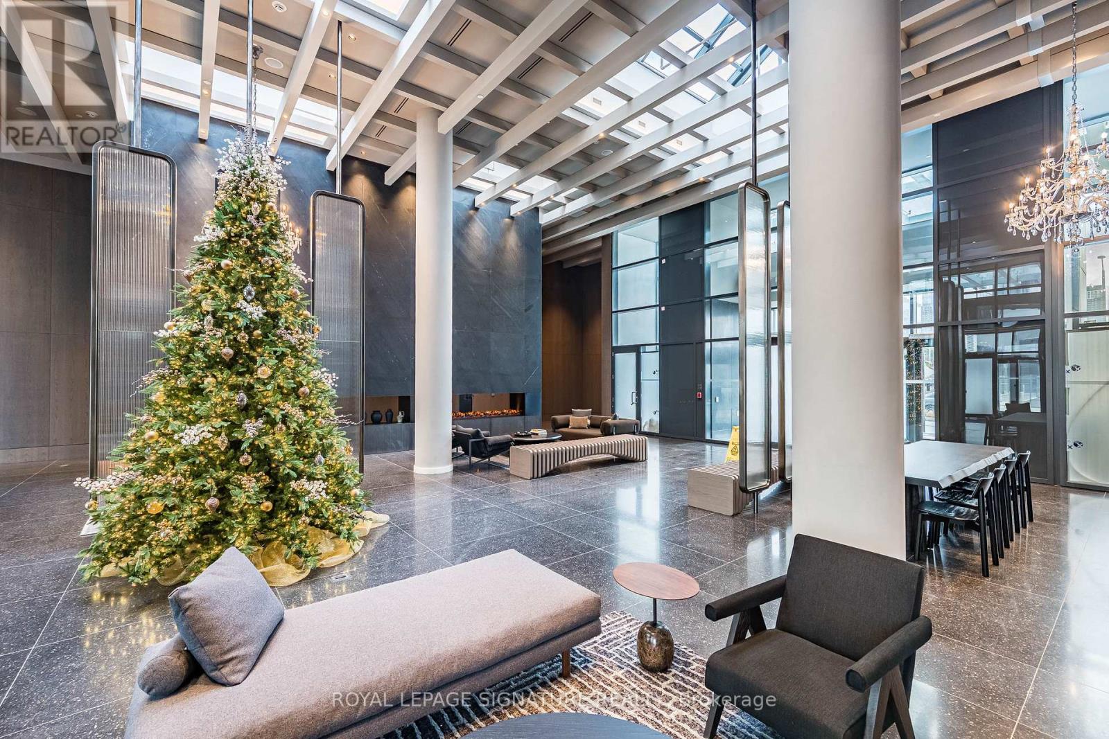 3007 - 8 Interchange Way, Vaughan (Vaughan Corporate Centre), Ontario  L4K 5Z7 - Photo 3 - N12636190