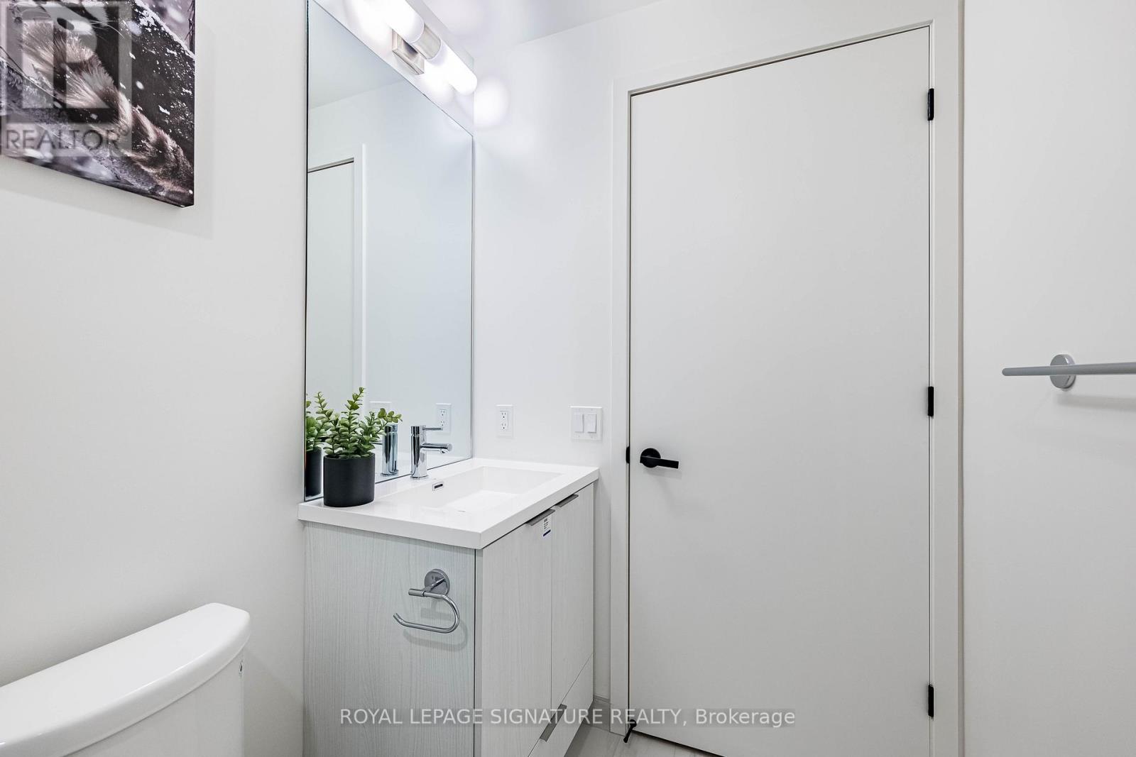 3007 - 8 Interchange Way, Vaughan (Vaughan Corporate Centre), Ontario  L4K 5Z7 - Photo 32 - N12636190