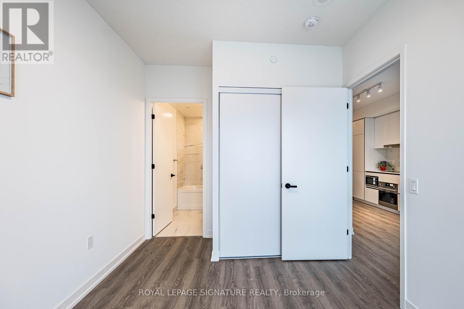 3007 - 8 Interchange Way, Vaughan (Vaughan Corporate Centre), Ontario  L4K 5Z7 - Photo 35 - N12636190