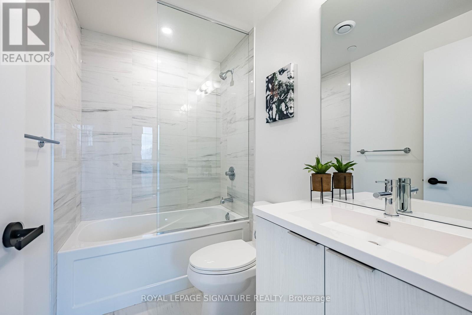 3007 - 8 Interchange Way, Vaughan (Vaughan Corporate Centre), Ontario  L4K 5Z7 - Photo 37 - N12636190