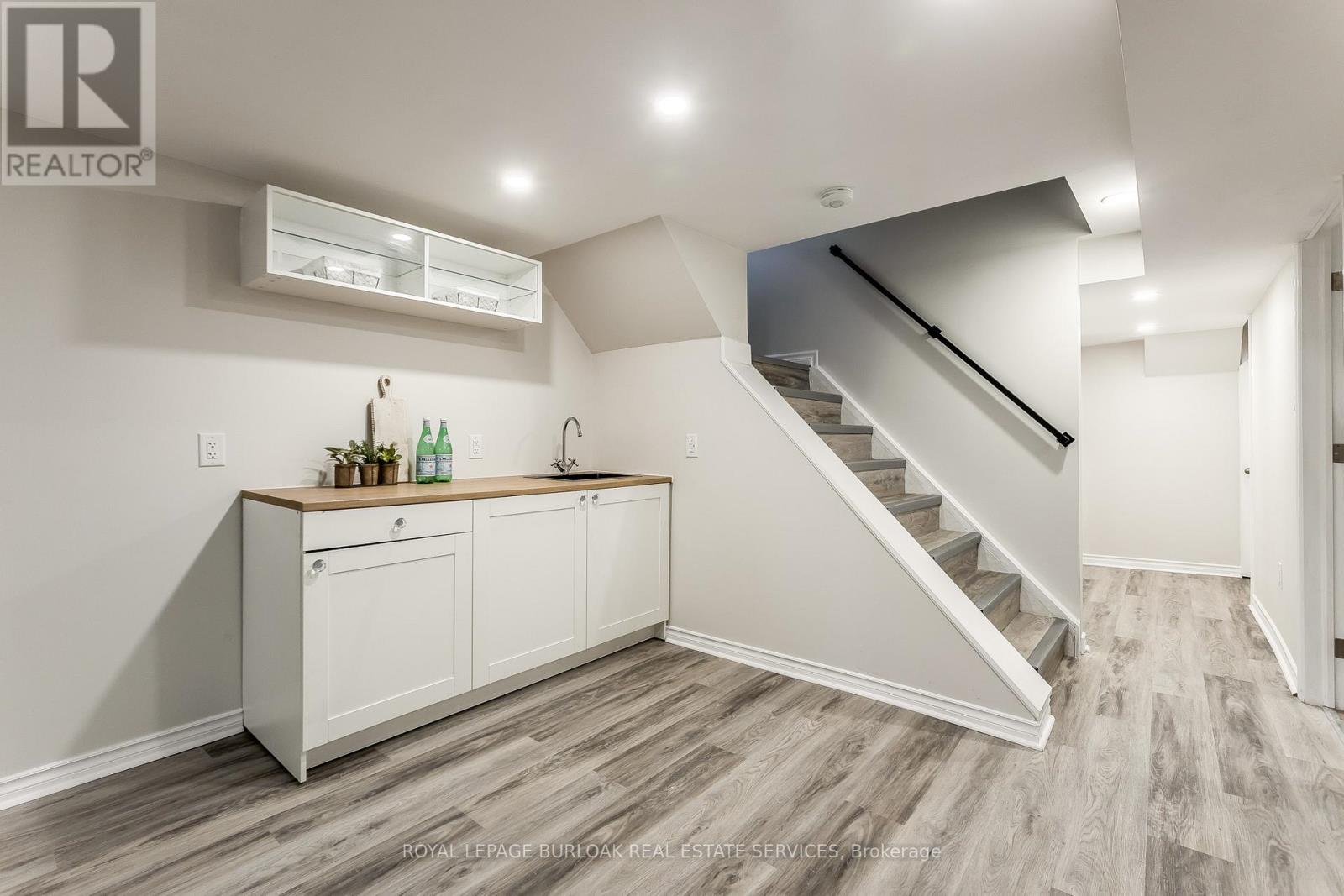 260 Foxbar Road, Burlington, Ontario  L7L 3A3 - Photo 25 - W12635062