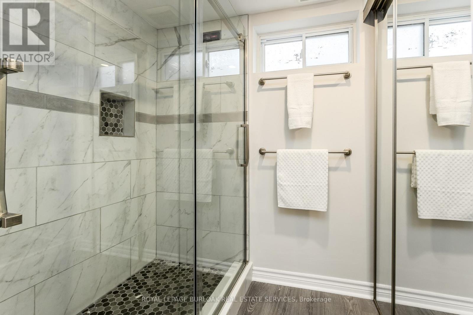 260 Foxbar Road, Burlington, Ontario  L7L 3A3 - Photo 35 - W12635062