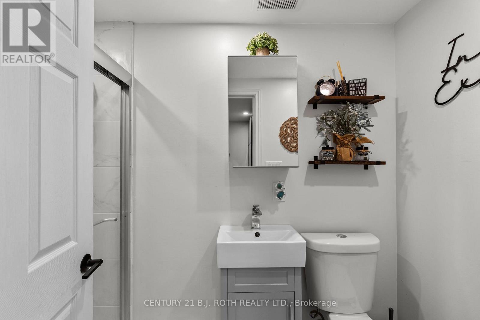 1551 Gill Road, Springwater (Midhurst), Ontario  L0L 1X0 - Photo 19 - S12636090