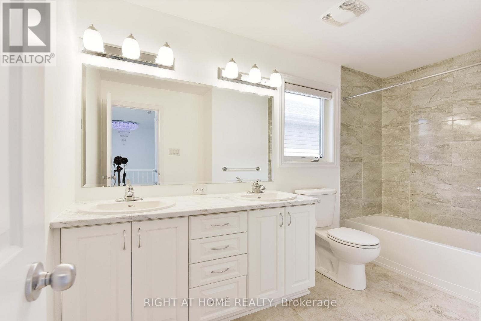 107 Westover Crescent, Ottawa, Ontario  K2T 0K6 - Photo 23 - X12300519