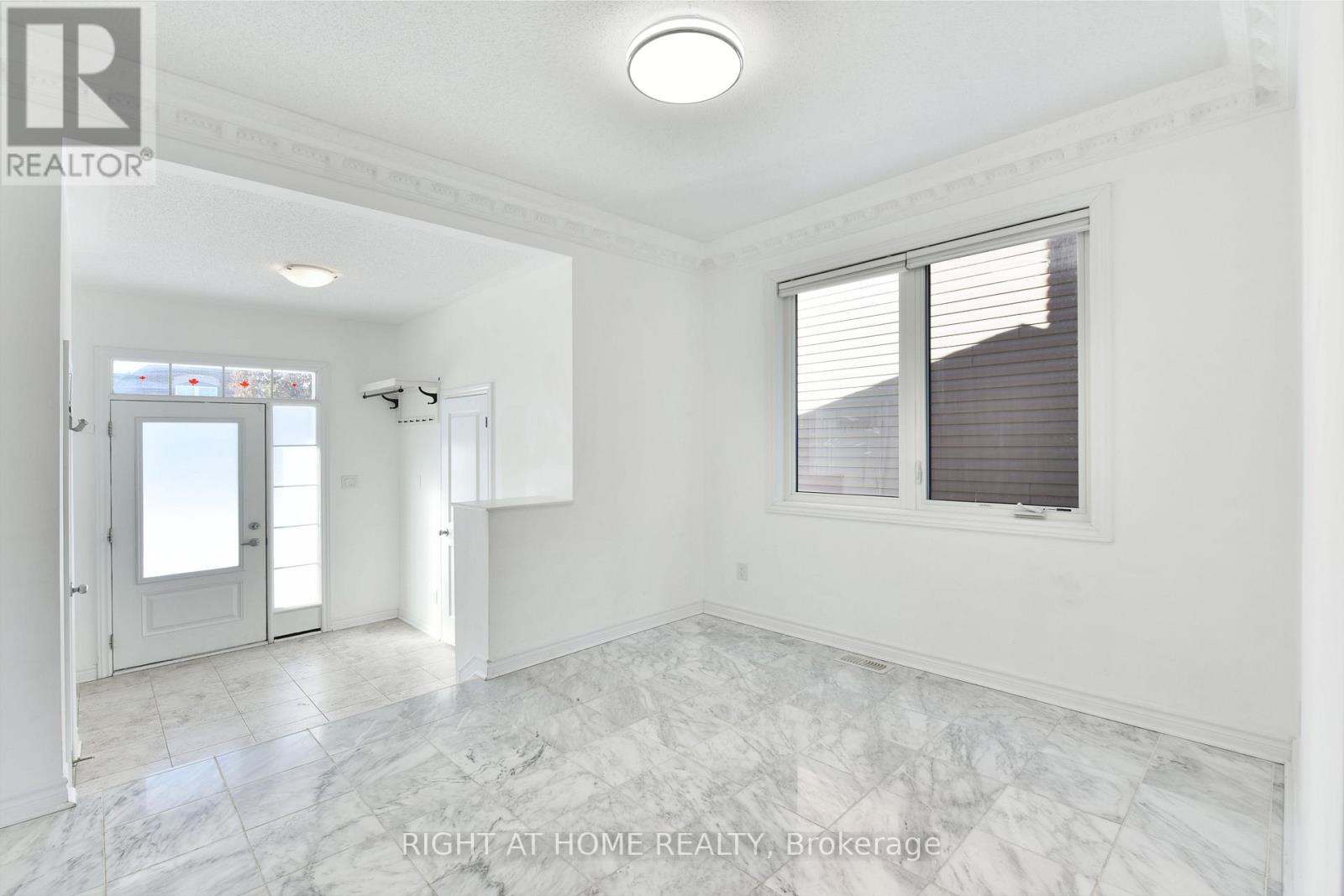 107 Westover Crescent, Ottawa, Ontario  K2T 0K6 - Photo 4 - X12300519