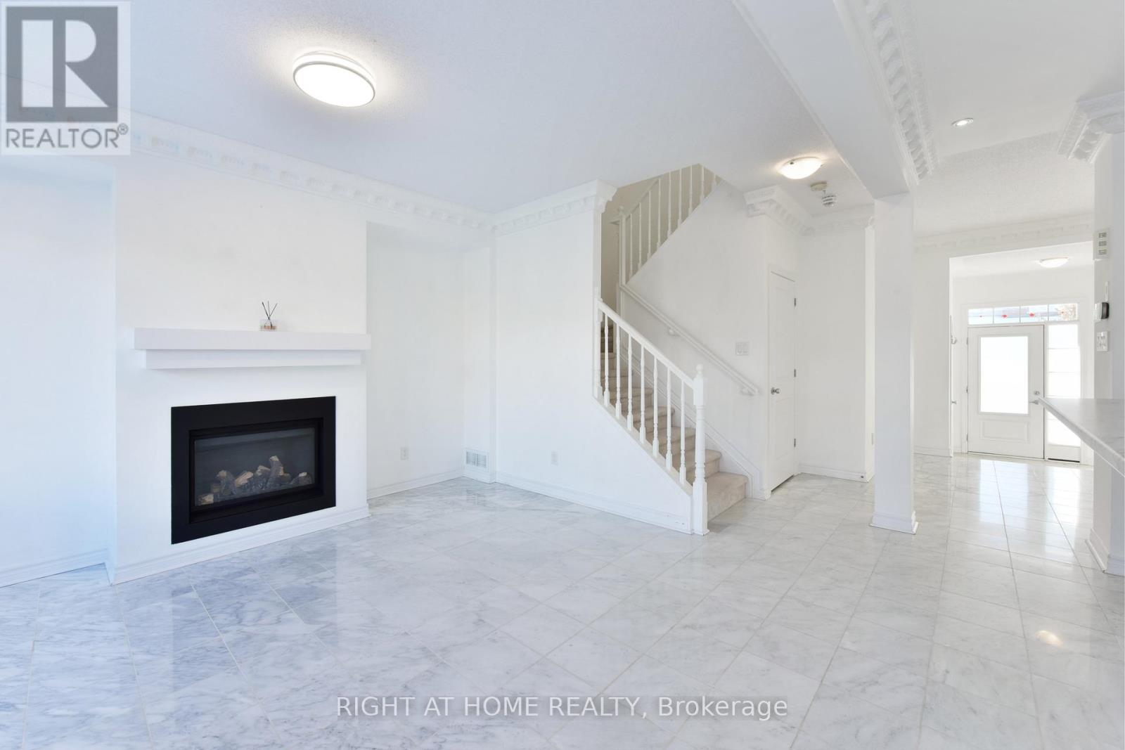 107 Westover Crescent, Ottawa, Ontario  K2T 0K6 - Photo 8 - X12300519