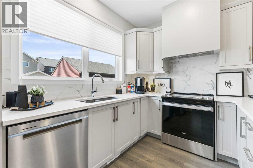 63 Heirloom Boulevard Se, Calgary, Alberta  T3S 0G9 - Photo 3 - A2236009