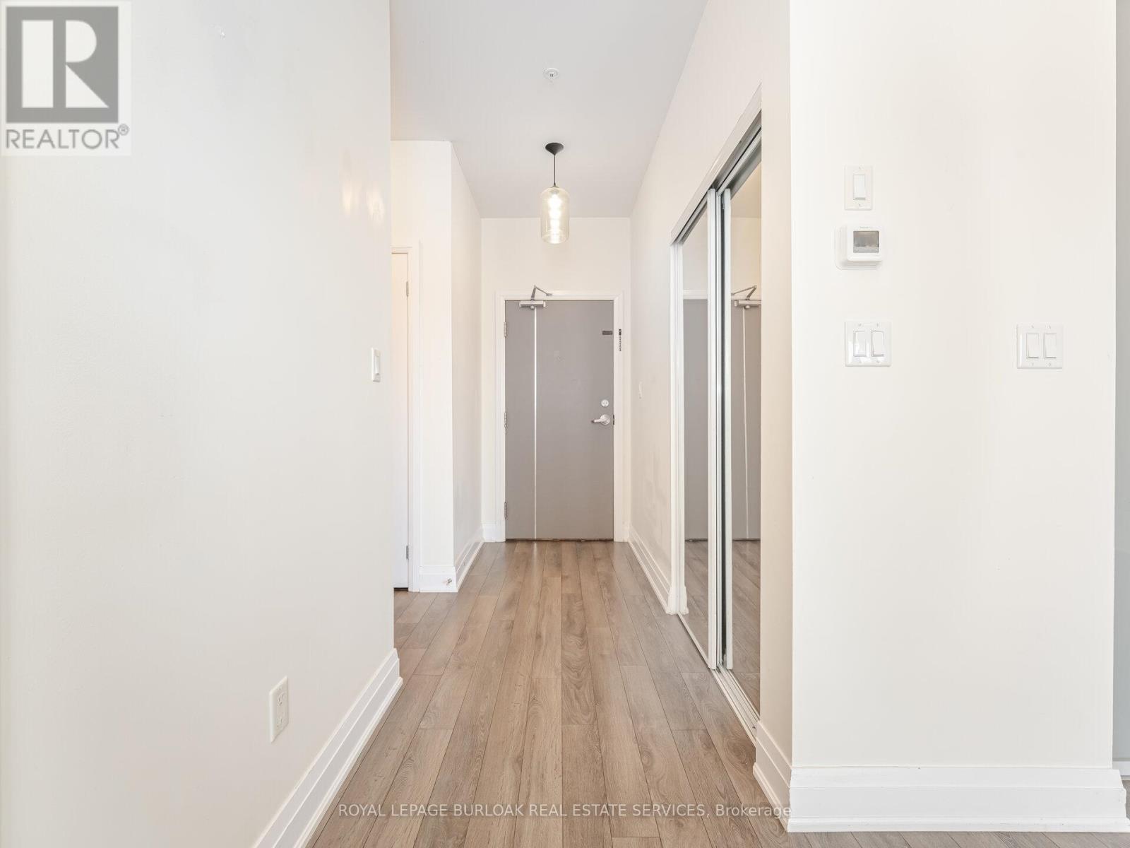 418 - 128 Garden Drive, Oakville, Ontario  L6K 0H7 - Photo 7 - W12636030