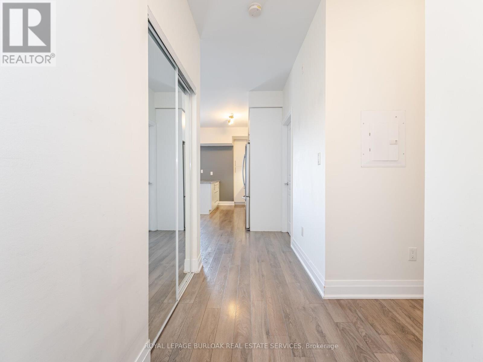 418 - 128 Garden Drive, Oakville, Ontario  L6K 0H7 - Photo 8 - W12636030