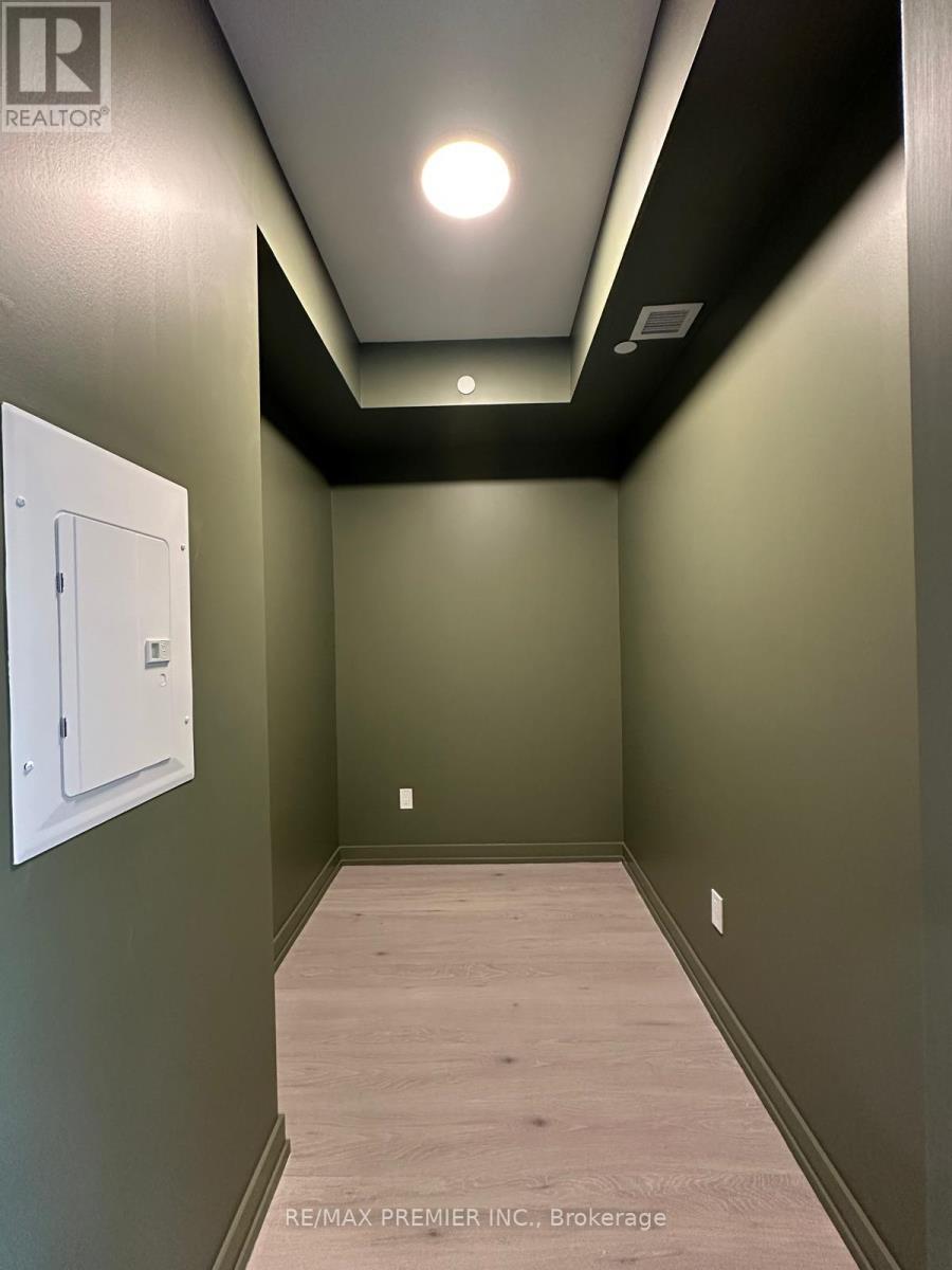 516 - 2501 Saw Whet Boulevard, Oakville, Ontario  L6M 5N2 - Photo 7 - W12636044