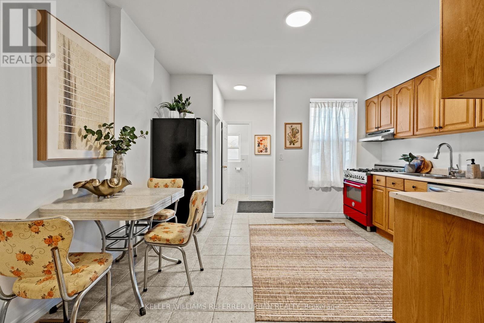 166 Essex Street, Toronto (Dovercourt-Wallace Emerson-Junction), Ontario  M6G 1T5 - Photo 11 - W12636050