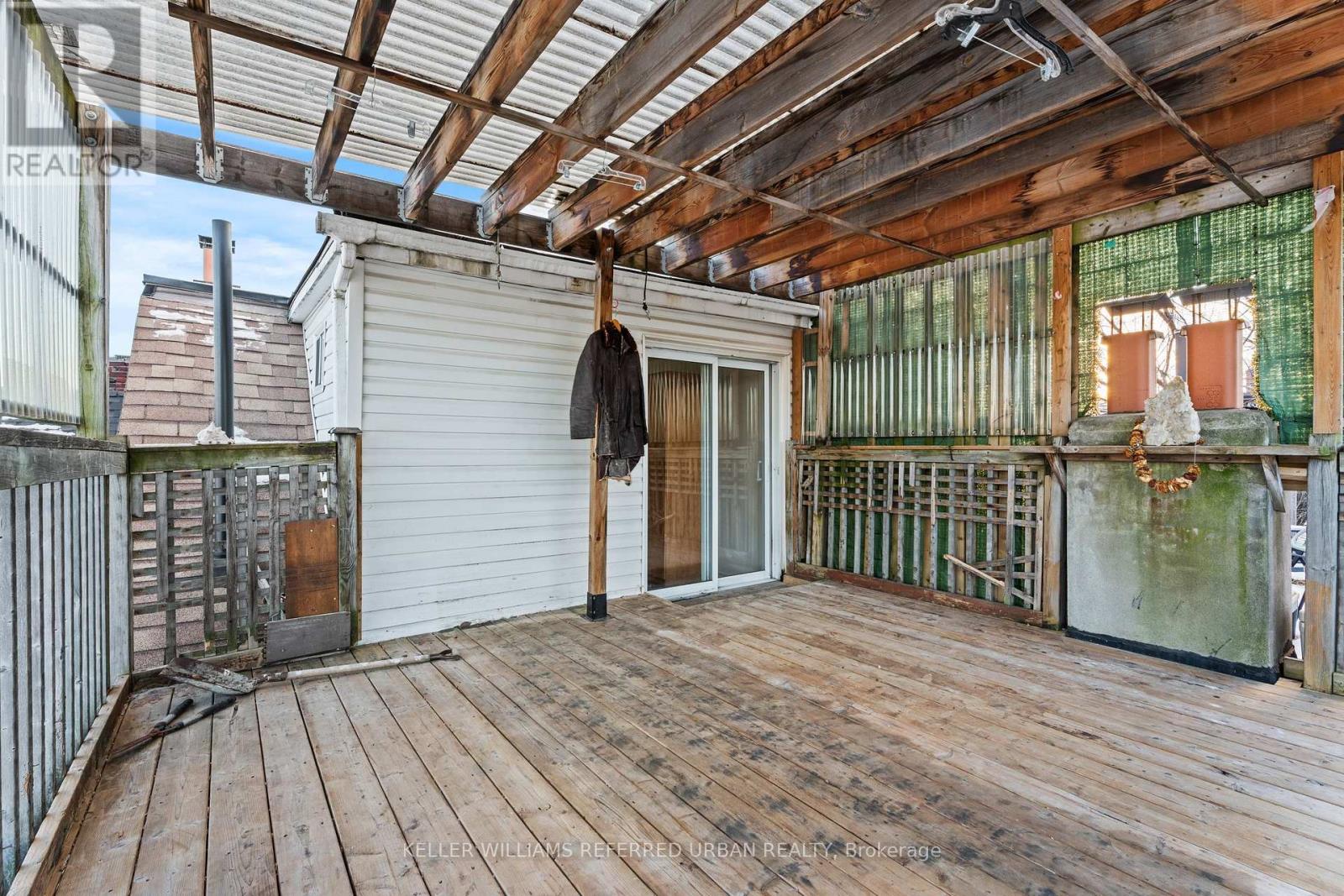 166 Essex Street, Toronto (Dovercourt-Wallace Emerson-Junction), Ontario  M6G 1T5 - Photo 33 - W12636050