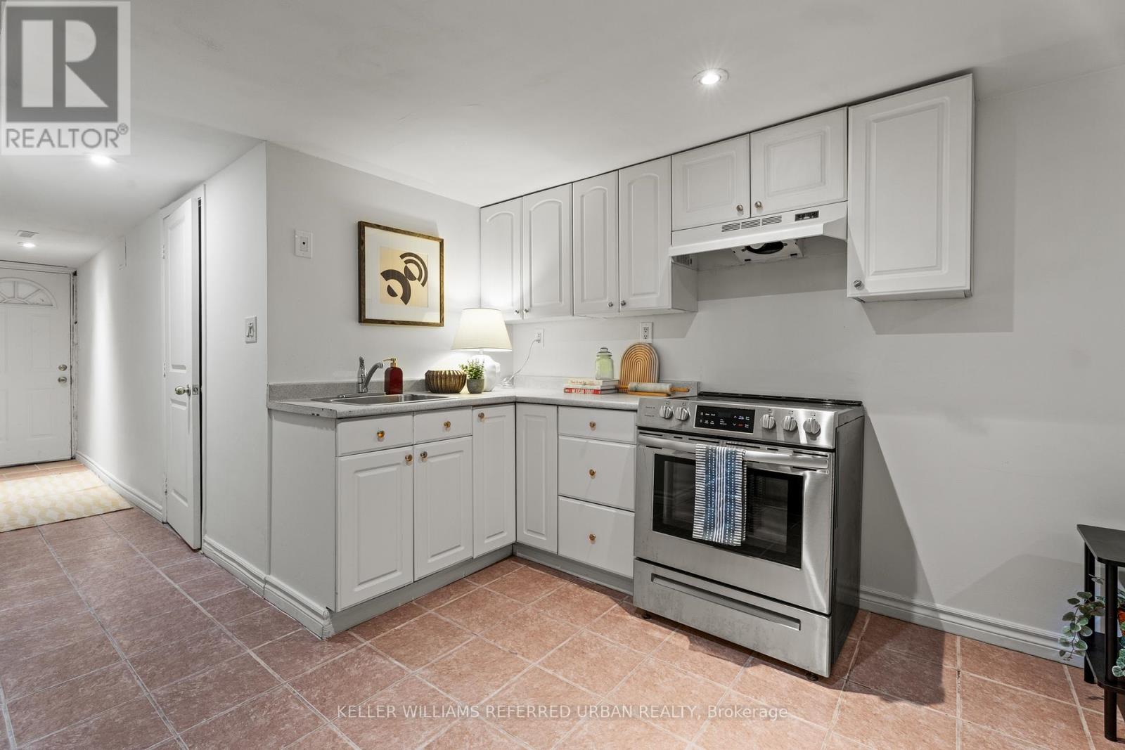 166 Essex Street, Toronto (Dovercourt-Wallace Emerson-Junction), Ontario  M6G 1T5 - Photo 37 - W12636050