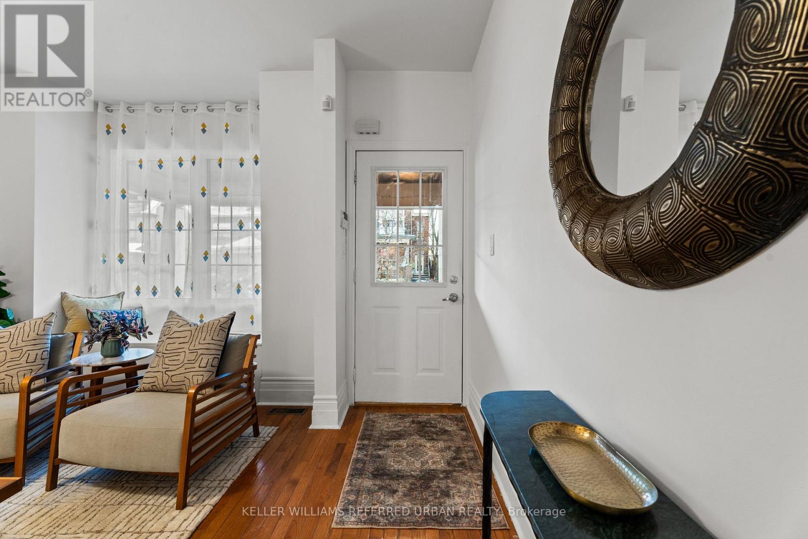 166 Essex Street, Toronto (Dovercourt-Wallace Emerson-Junction), Ontario  M6G 1T5 - Photo 4 - W12636050