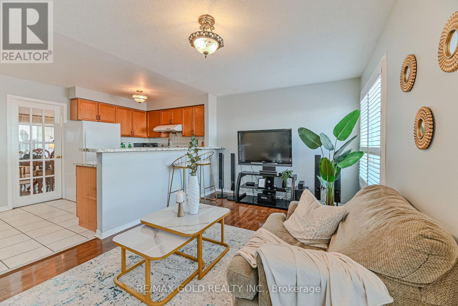 125 Bunchberry Way, Brampton, Ontario  L6R 2E7 - Photo 11 - W12636078