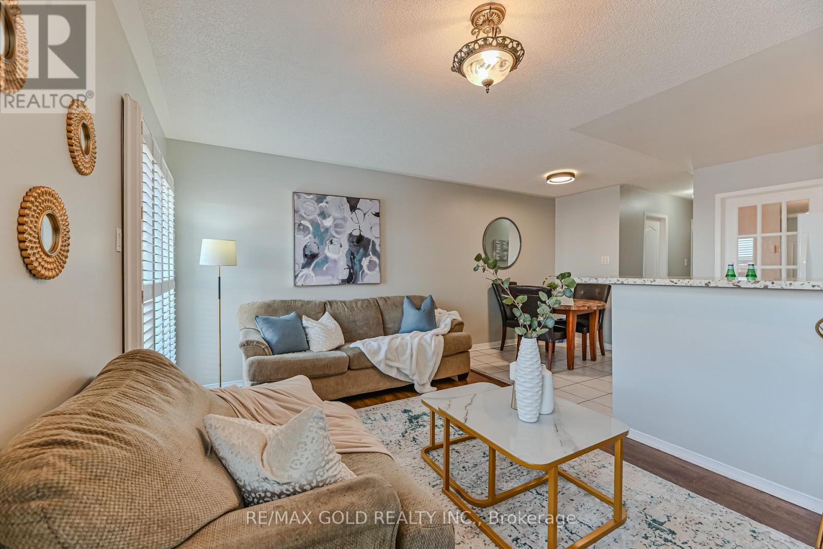 125 Bunchberry Way, Brampton, Ontario  L6R 2E7 - Photo 12 - W12636078