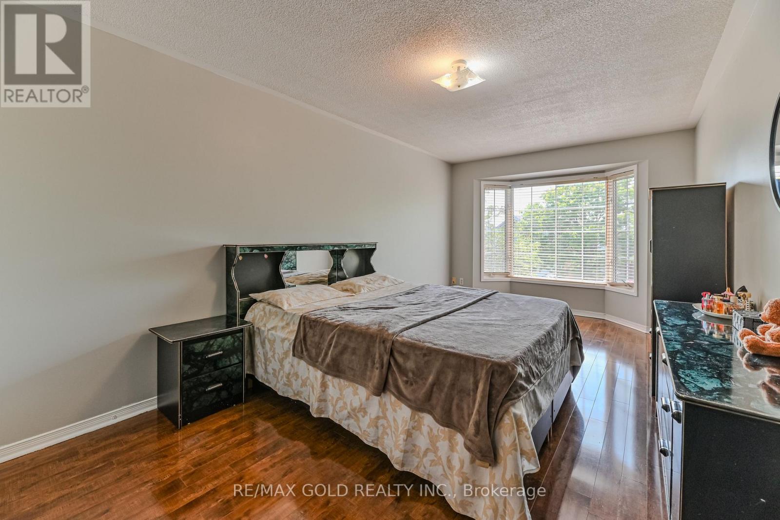 125 Bunchberry Way, Brampton, Ontario  L6R 2E7 - Photo 14 - W12636078