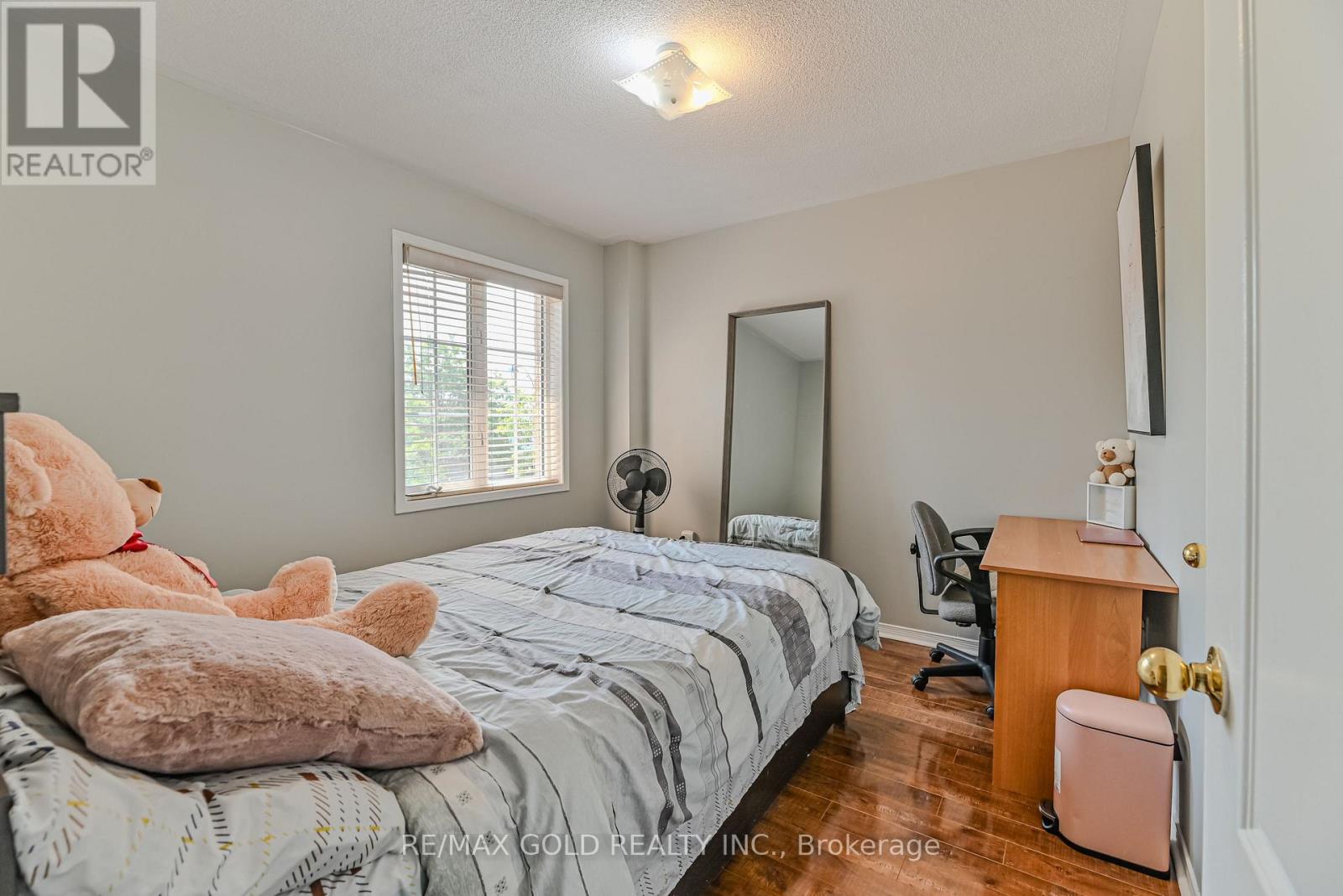 125 Bunchberry Way, Brampton, Ontario  L6R 2E7 - Photo 16 - W12636078