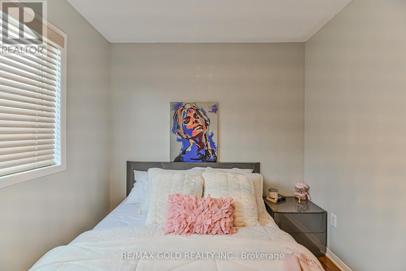 125 Bunchberry Way, Brampton, Ontario  L6R 2E7 - Photo 19 - W12636078