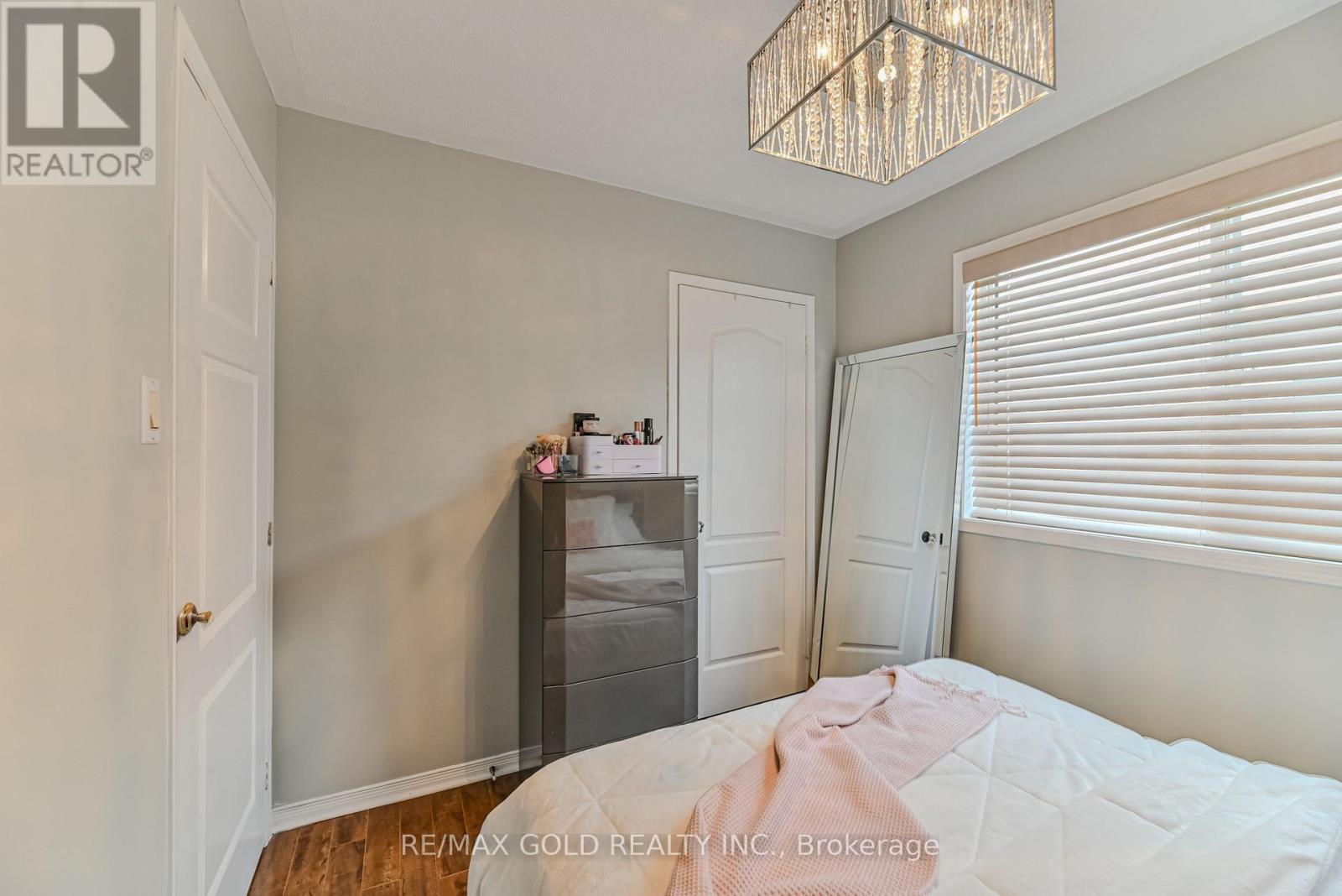 125 Bunchberry Way, Brampton, Ontario  L6R 2E7 - Photo 20 - W12636078