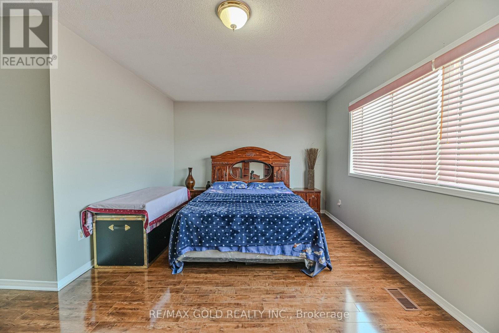 125 Bunchberry Way, Brampton, Ontario  L6R 2E7 - Photo 21 - W12636078