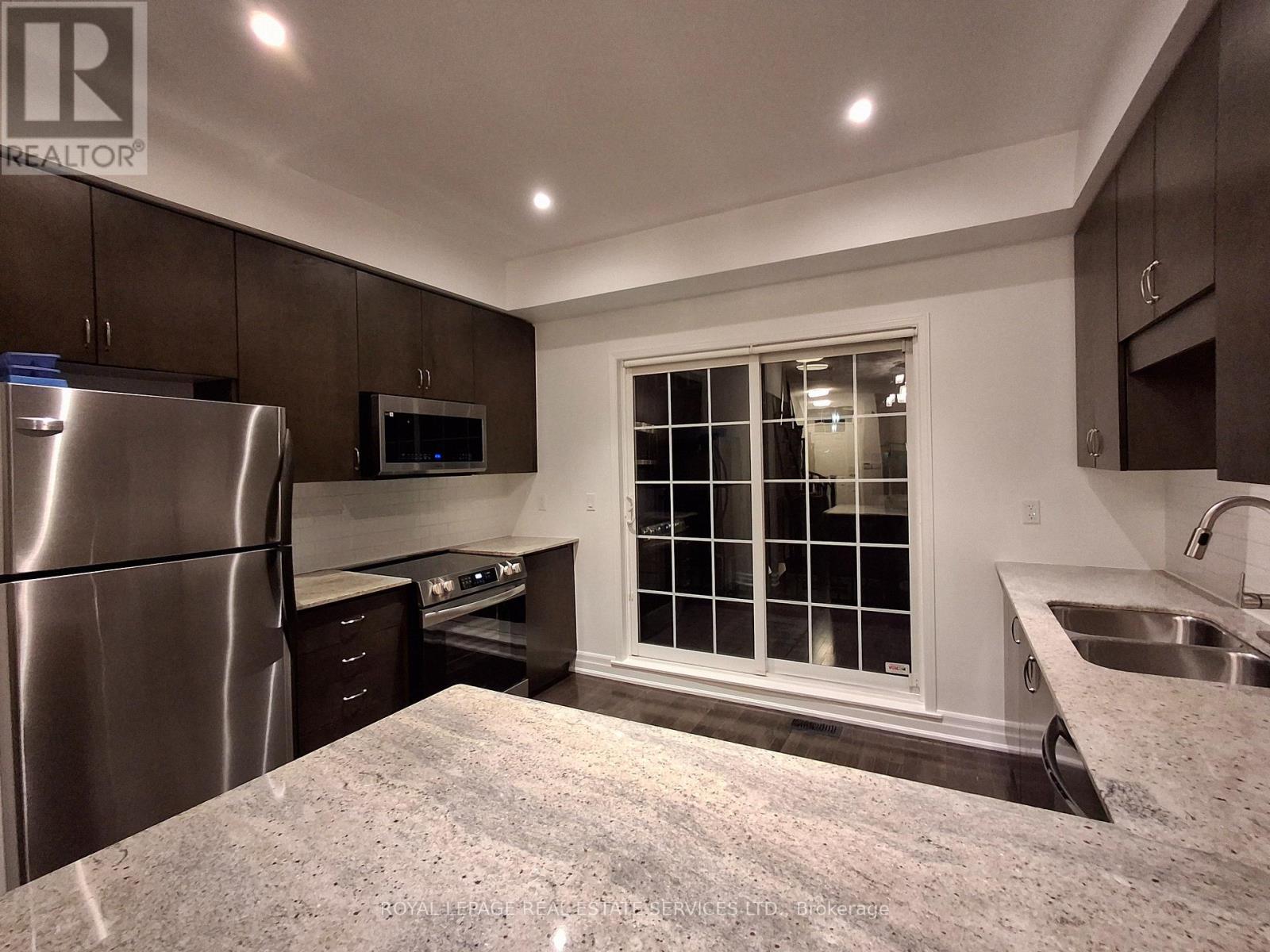 15 - 8 Windermere Avenue, Toronto, Ontario  M6S 3J1 - Photo 4 - W12636154