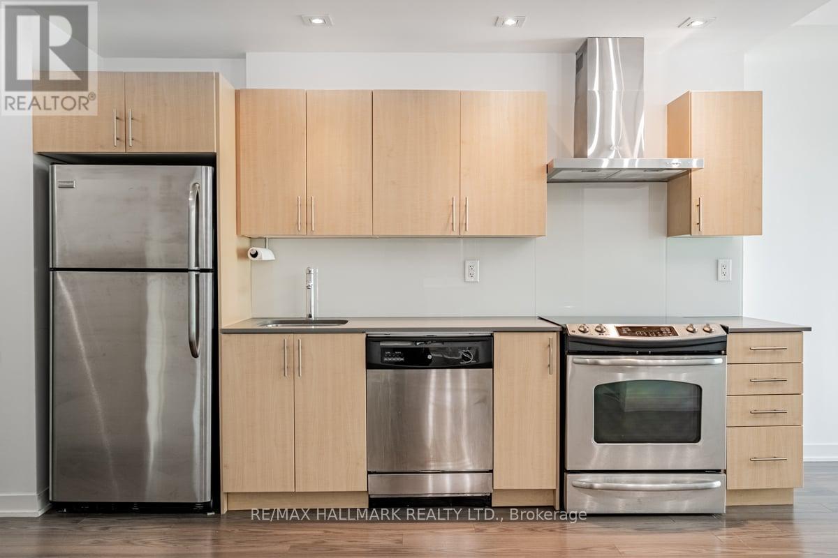 1034 - 165 Legion Road N, Toronto (Mimico), Ontario  M8Y 0B3 - Photo 3 - W12636168