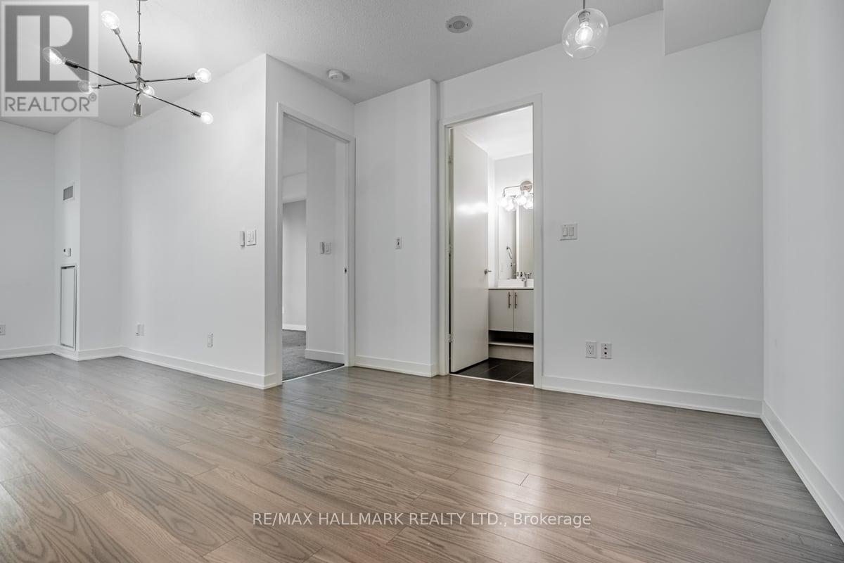 1034 - 165 Legion Road N, Toronto (Mimico), Ontario  M8Y 0B3 - Photo 6 - W12636168