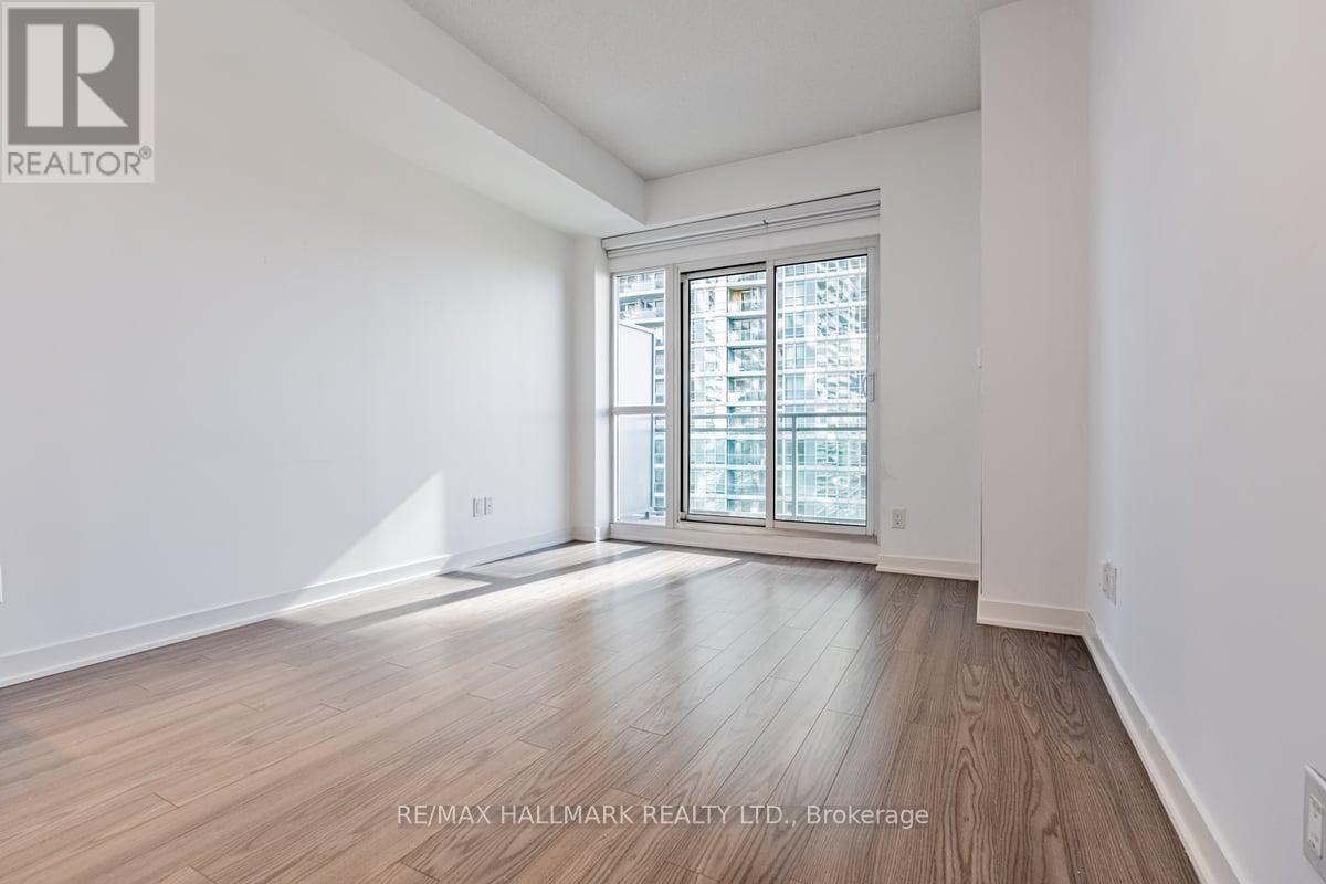 1034 - 165 Legion Road N, Toronto (Mimico), Ontario  M8Y 0B3 - Photo 7 - W12636168