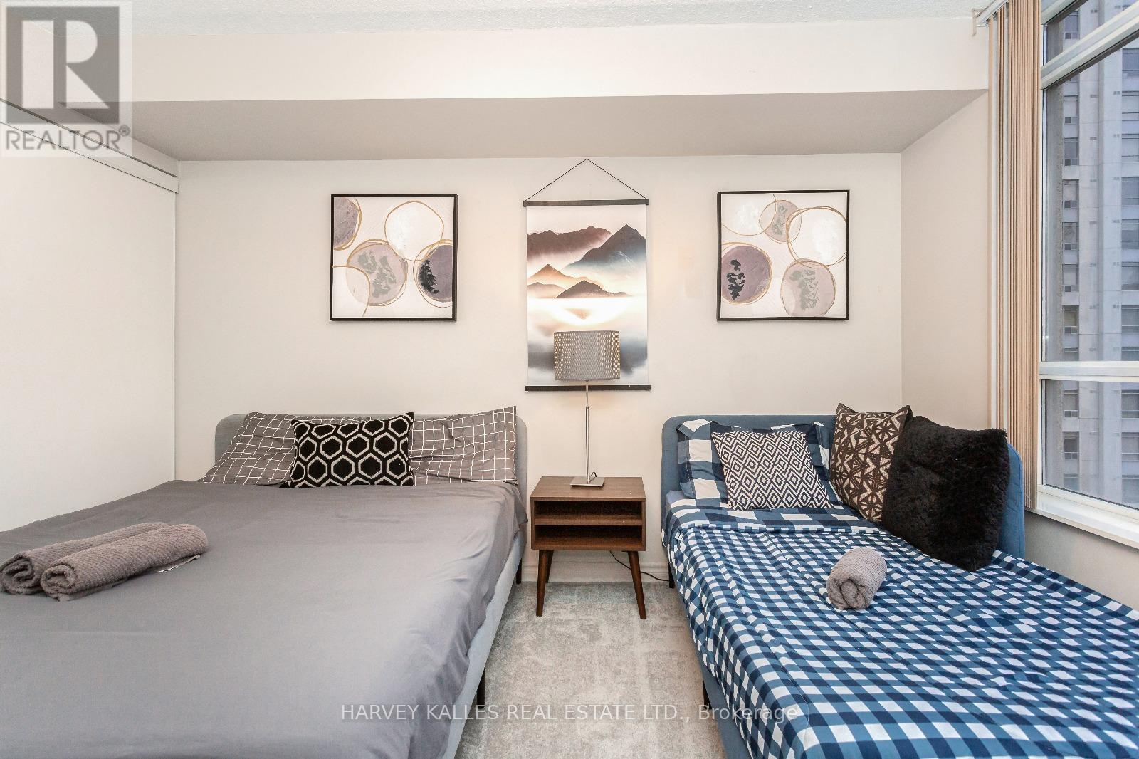 1626 - 3888 Duke Of York Boulevard, Mississauga (City Centre), Ontario  L5B 4P5 - Photo 10 - W12636196