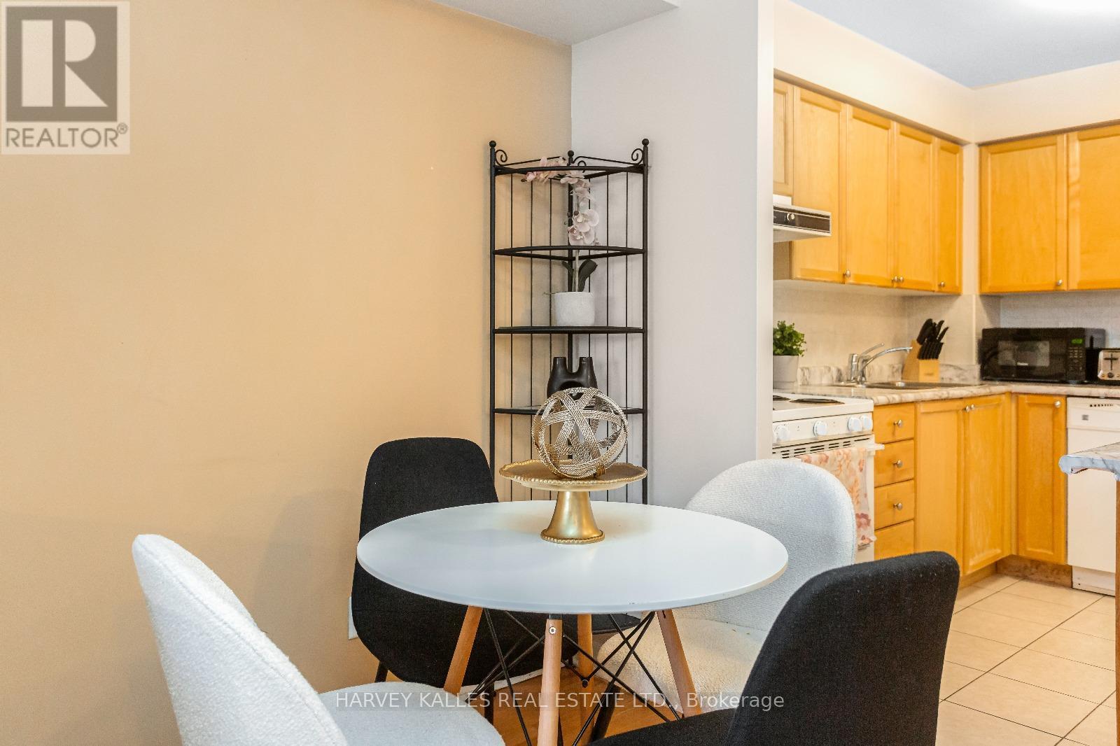 1626 - 3888 Duke Of York Boulevard, Mississauga (City Centre), Ontario  L5B 4P5 - Photo 18 - W12636196