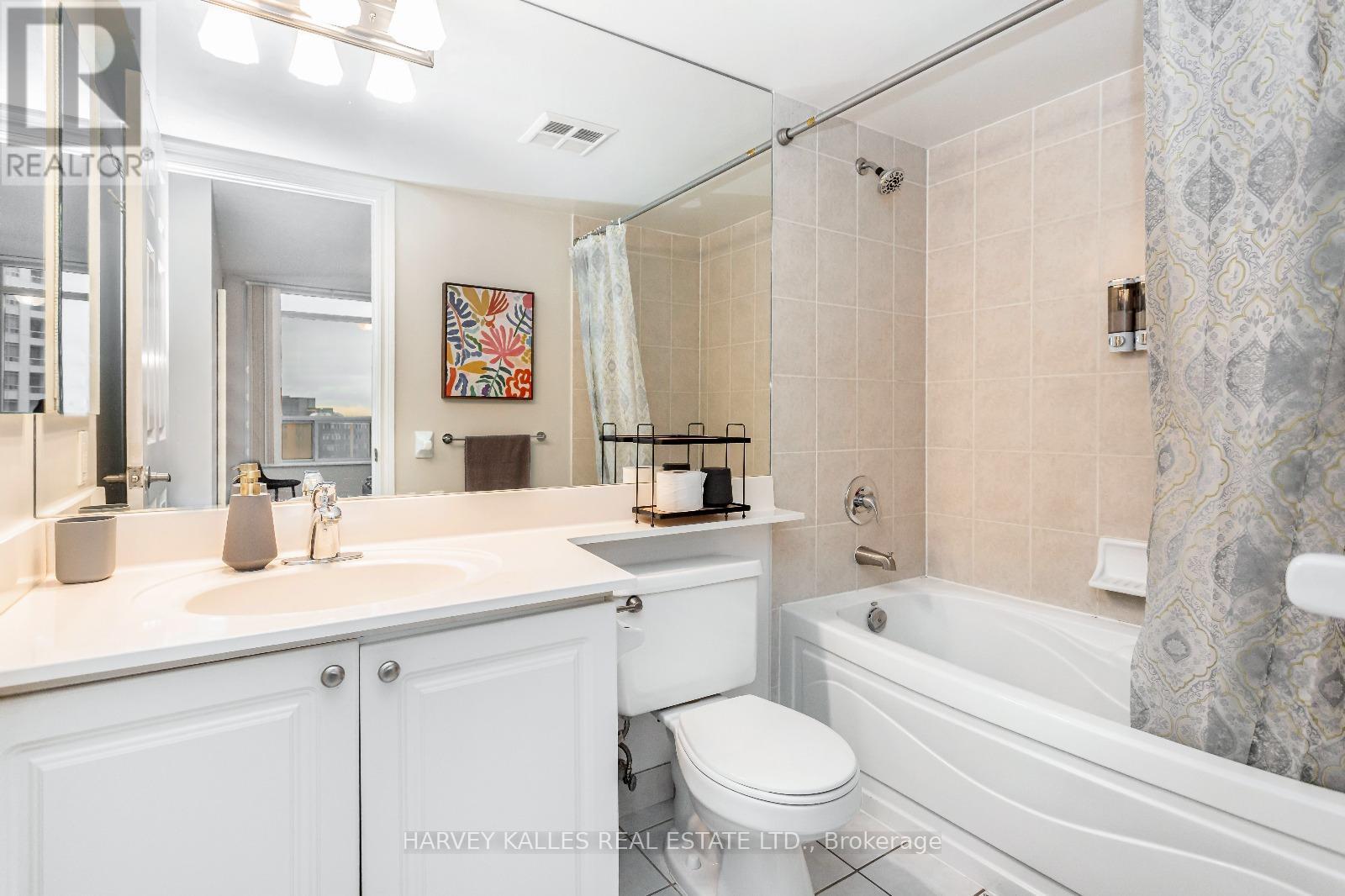 1626 - 3888 Duke Of York Boulevard, Mississauga (City Centre), Ontario  L5B 4P5 - Photo 19 - W12636196