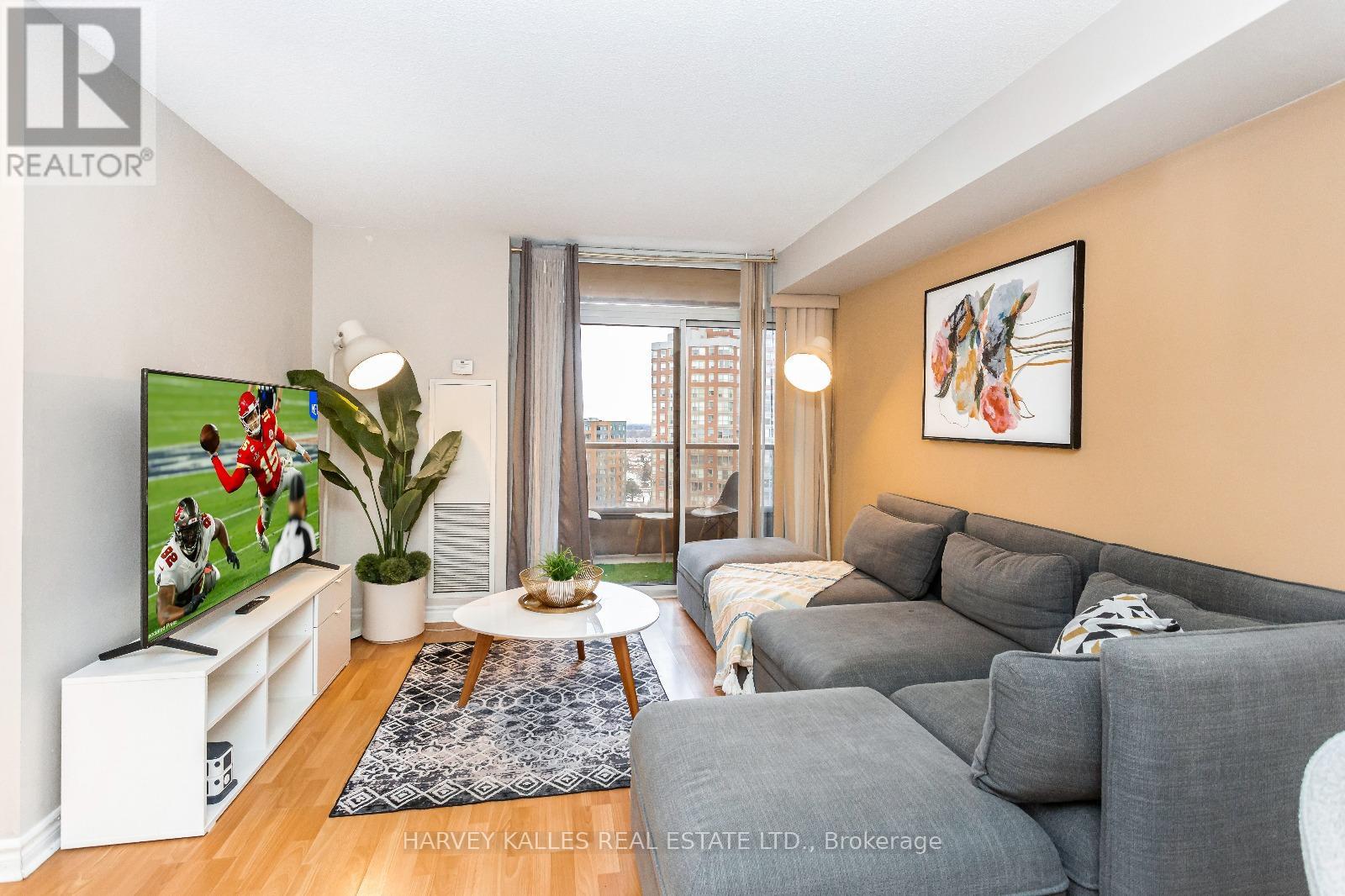 1626 - 3888 Duke Of York Boulevard, Mississauga (City Centre), Ontario  L5B 4P5 - Photo 2 - W12636196