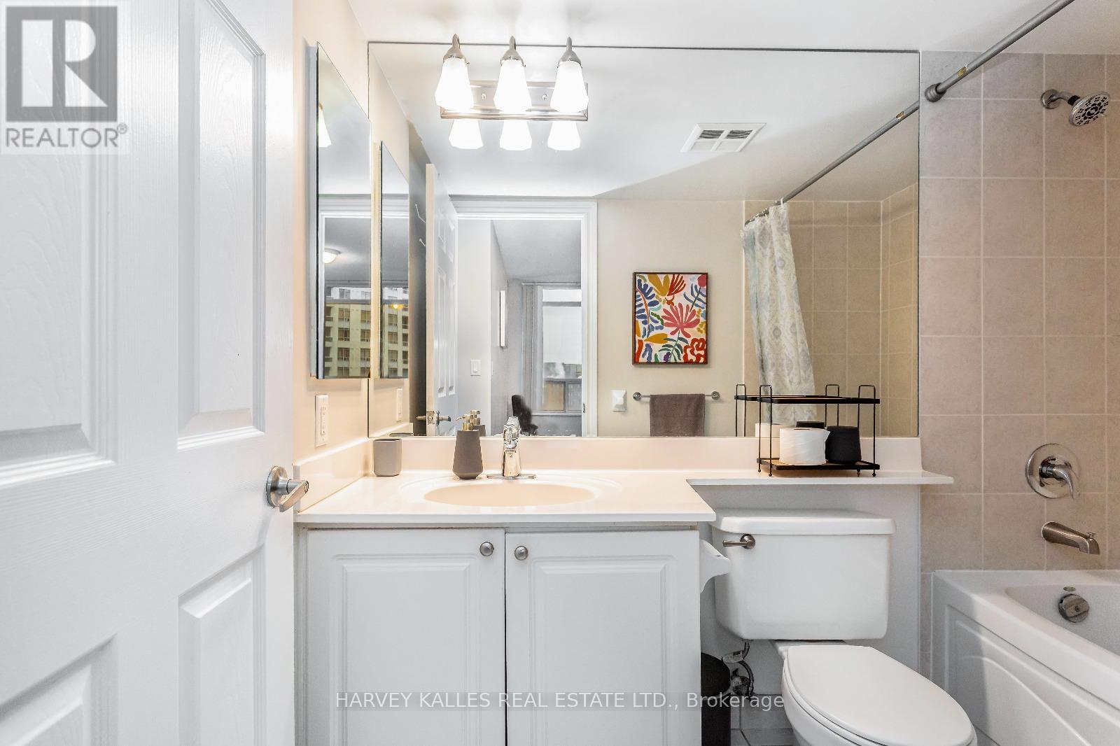 1626 - 3888 Duke Of York Boulevard, Mississauga (City Centre), Ontario  L5B 4P5 - Photo 22 - W12636196