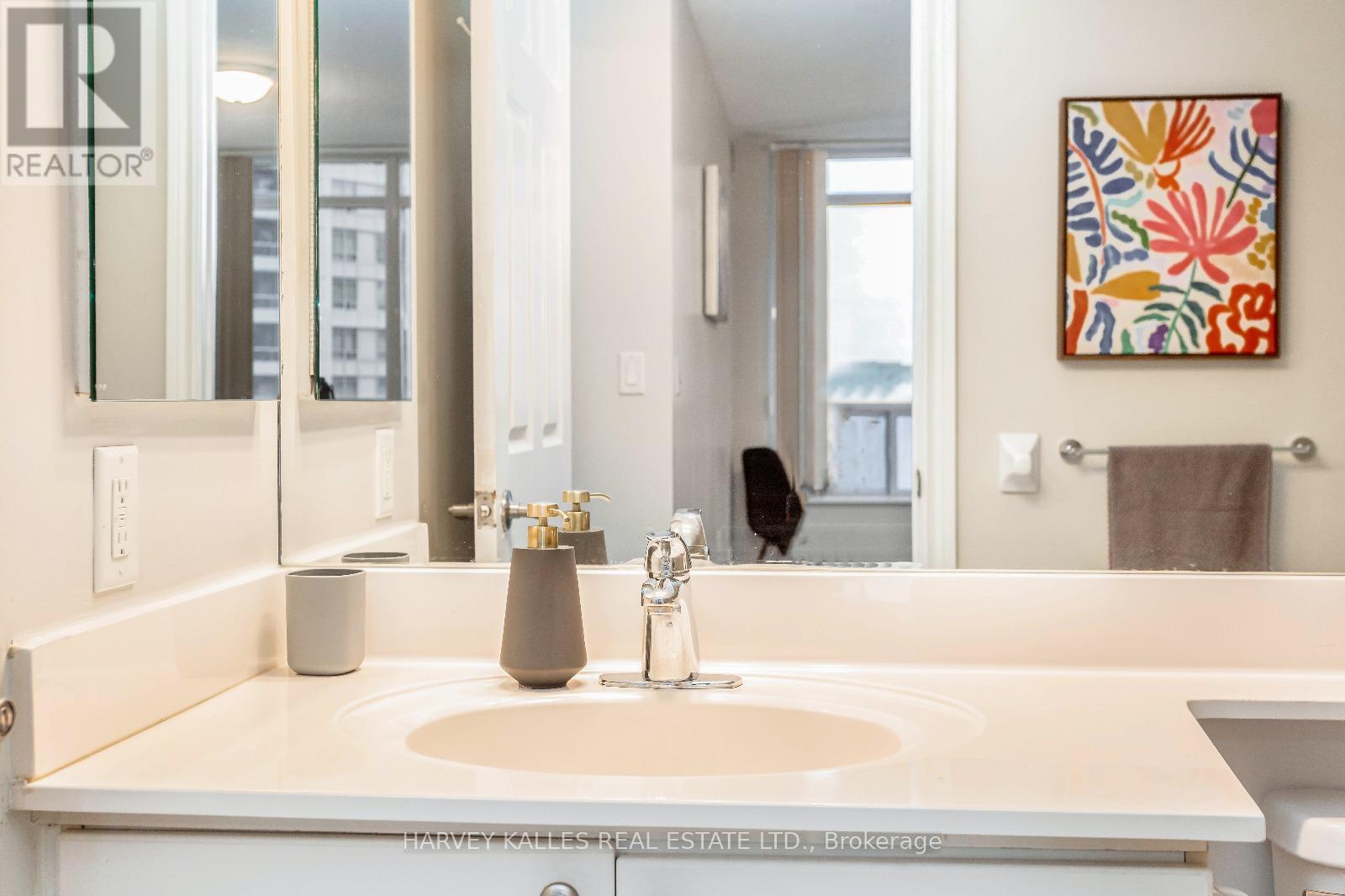 1626 - 3888 Duke Of York Boulevard, Mississauga (City Centre), Ontario  L5B 4P5 - Photo 25 - W12636196