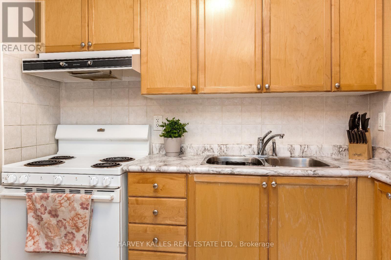 1626 - 3888 Duke Of York Boulevard, Mississauga (City Centre), Ontario  L5B 4P5 - Photo 27 - W12636196